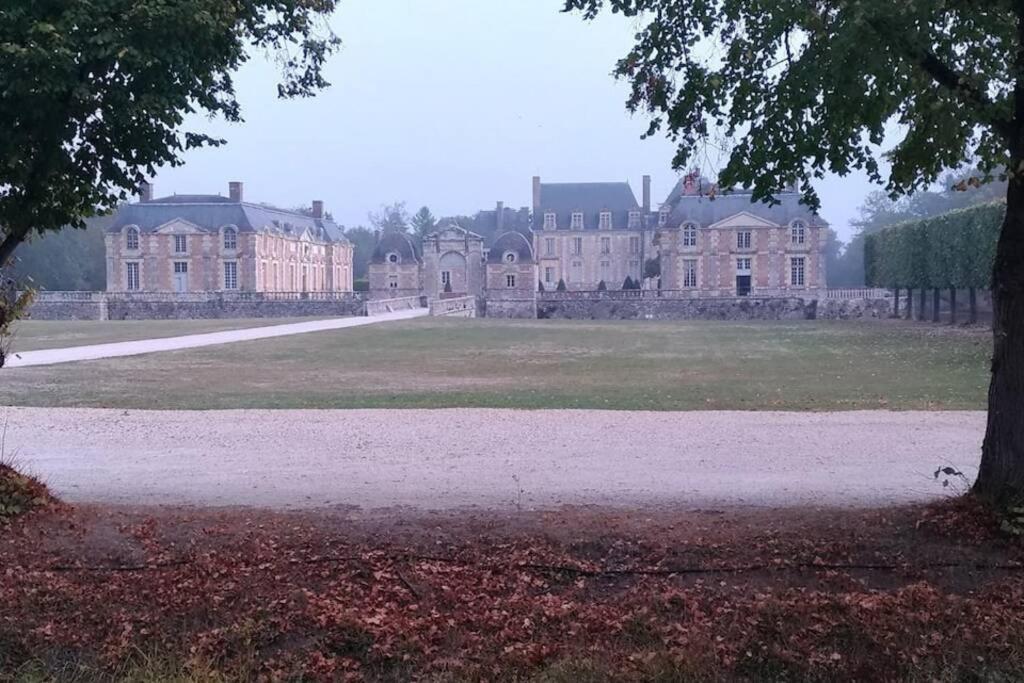 F2 Au Pied Du Chateau Et A 15Min De Center Parc Ла-Ферте-Сент-Обен Екстер'єр фото